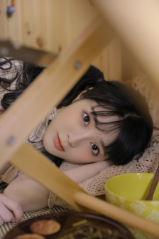 男受被吊起来用震蛋折磨